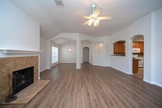 13205 Enchanted Way in Montgomery, TX - Building Photo - Building Photo