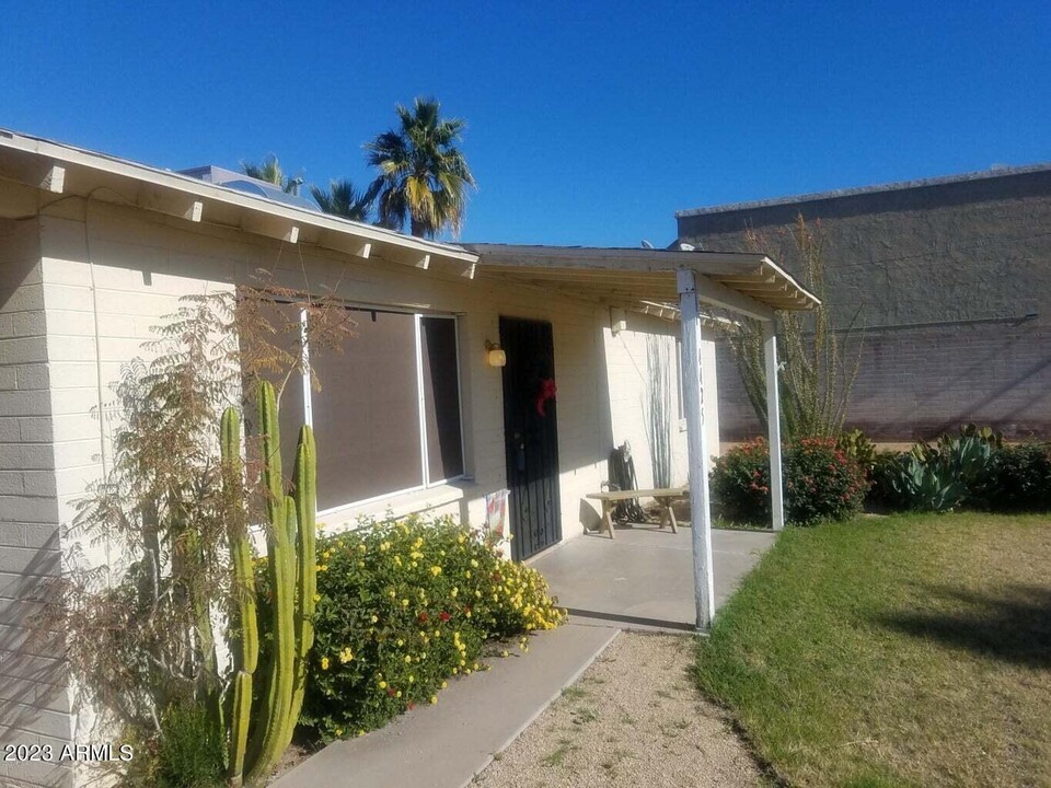 4481 N 21st St in Phoenix, AZ - Building Photo