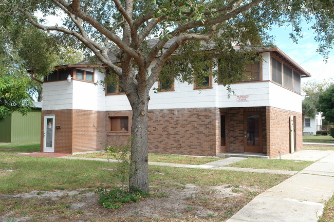 819 N RIDGEWOOD Ave in Daytona Beach, FL - Building Photo - Building Photo