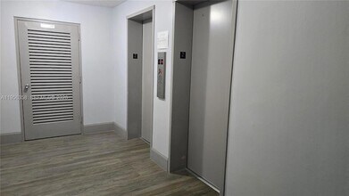 3161 S Ocean Dr, Unit 204 in Hallandale Beach, FL - Building Photo - Building Photo