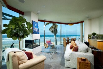 3377 Ocean Front Walk in San Diego, CA - Building Photo - Building Photo