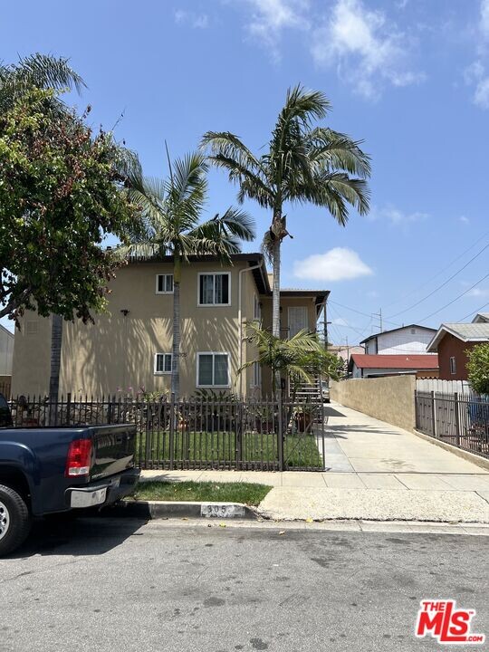 305 Magnolia Ave in Inglewood, CA - Foto de edificio