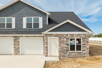Somerset Townhomes and Villas in Fort Wayne, IN - Foto de edificio - Building Photo