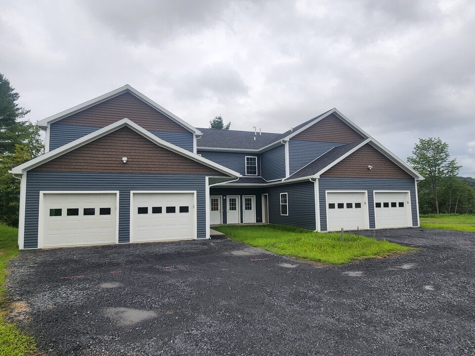 50 Nicholas Ln, Unit 40 Nicholas Lane in Barre, VT - Foto de edificio