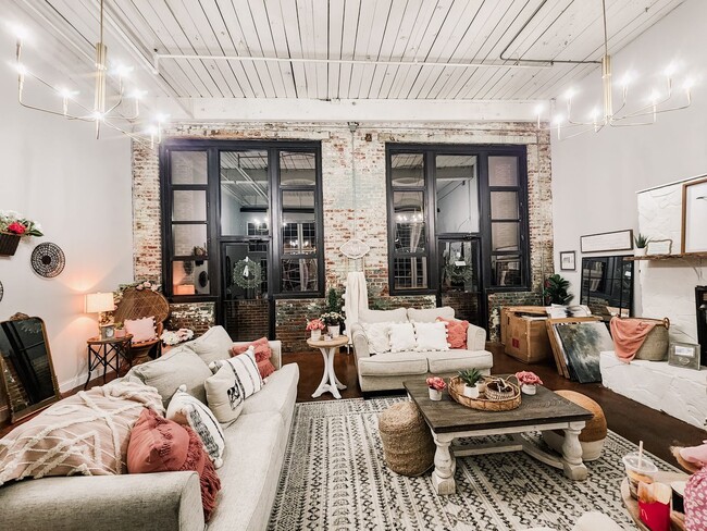 Burlington Mill Apartments in Johnson City, TN - Foto de edificio - Interior Photo