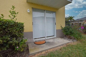 5365 River Rock Rd in Lakeland, FL - Foto de edificio - Building Photo