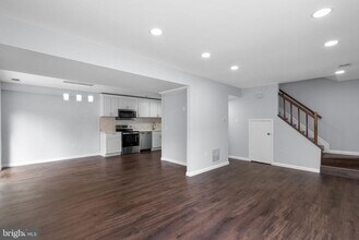 12603 Red Pepper Ct in Germantown, MD - Building Photo - Building Photo