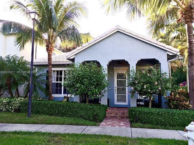 184 W Bay Cedar Cir in Jupiter, FL - Building Photo - Building Photo