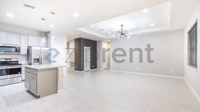 17228 Goldcrest Loop in Clermont, FL - Foto de edificio - Building Photo