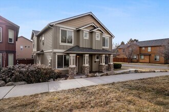 20507 Brentwood Ave in Bend, OR - Building Photo - Building Photo