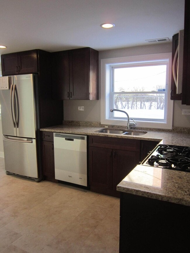 2211 N Harlem Ave, Unit 1 in Chicago, IL - Building Photo - Building Photo