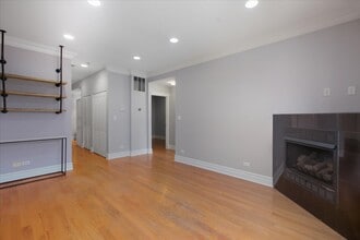 1951 N Monticello Ave in Chicago, IL - Foto de edificio - Building Photo