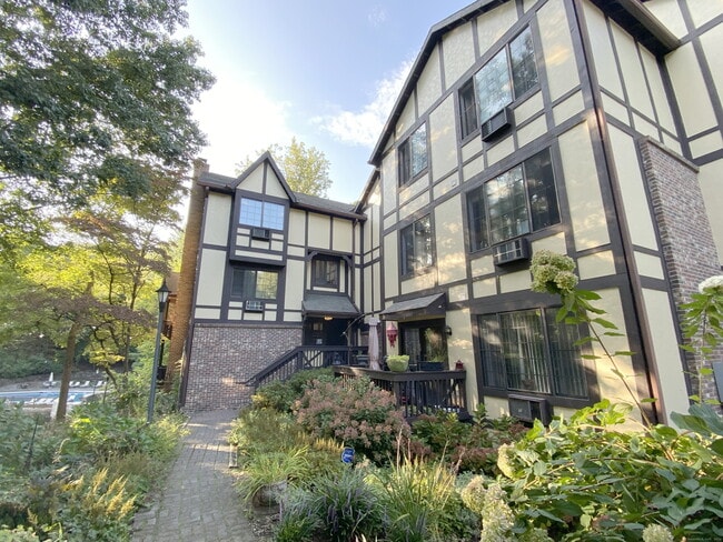 50 Aiken St