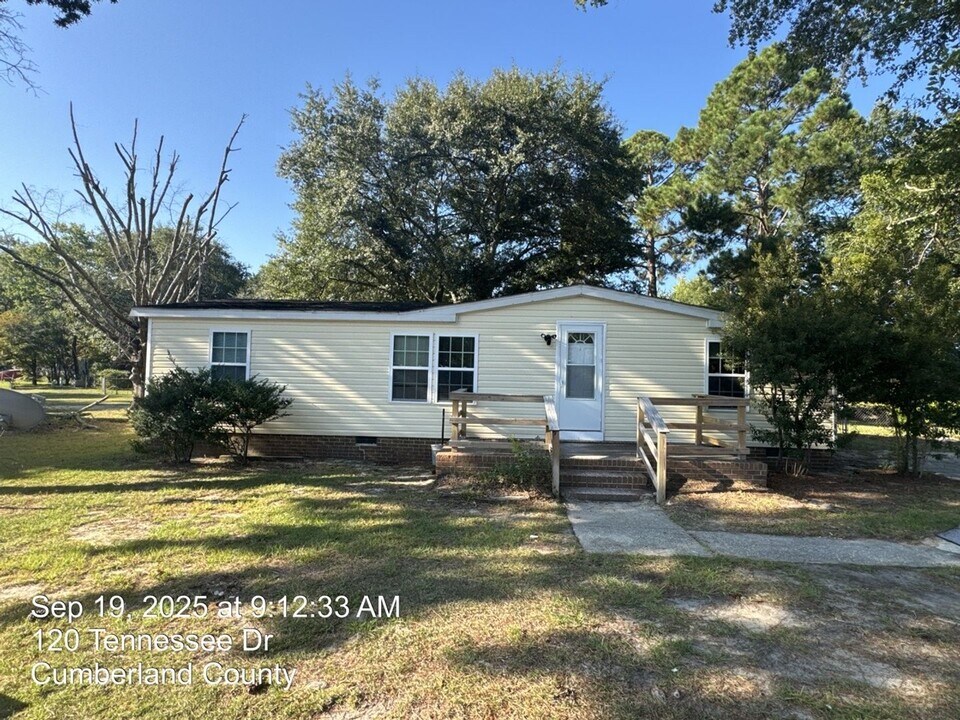 120 Tennessee Dr in Fayetteville, NC - Building Photo