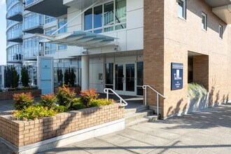 Harborside Condominiums in Bremerton, WA - Building Photo - Building Photo