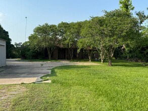 772 Riverside Dr in Palacios, TX - Building Photo - Building Photo