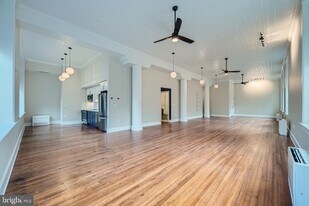 303 N Howard St in Baltimore, MD - Building Photo