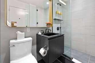 4155 Executive Dr, Unit 5 in La Jolla, CA - Building Photo - Building Photo
