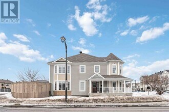 152 Eclipse Crescent in Ottawa, ON - Building Photo - Building Photo