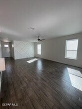 163 Via Rojas Dr in Horizon City, TX - Building Photo - Building Photo