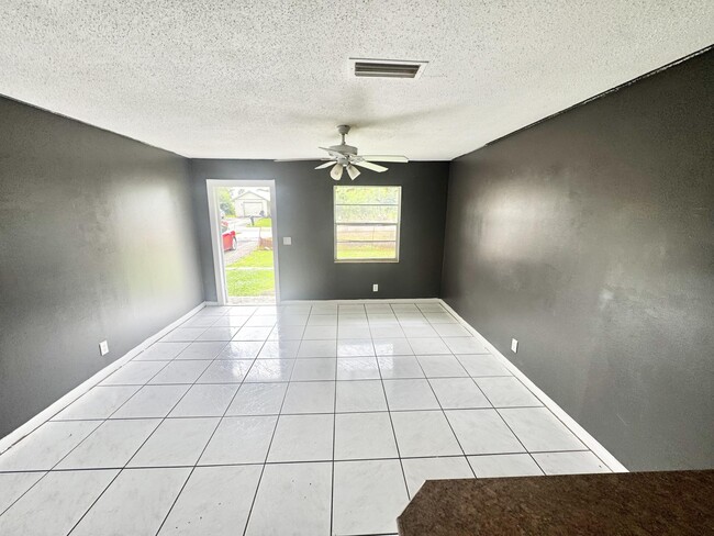 2993 SE Camino Ave in Stuart, FL - Building Photo - Building Photo