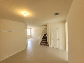 11125 W 33rd Ct in Hialeah, FL - Building Photo - Building Photo