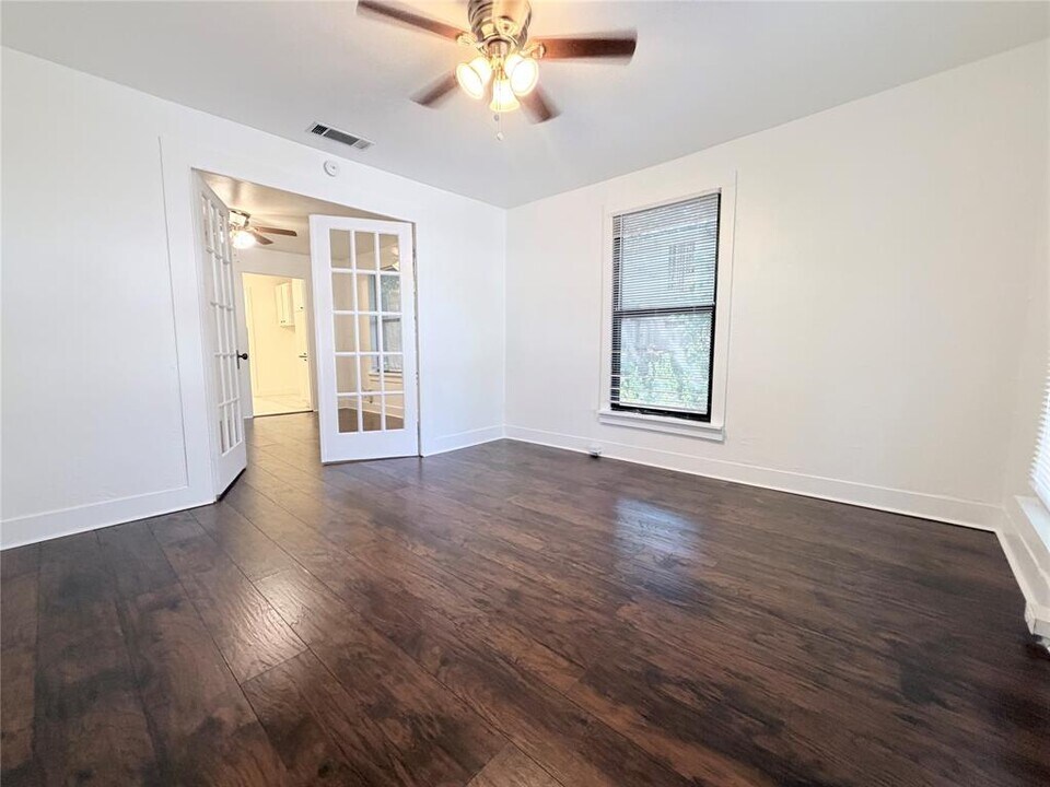 2003 E 12th St in Austin, TX - Building Photo
