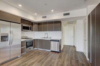 The Fairfax Flats in Los Angeles, CA - Building Photo - Building Photo