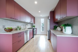 Desora in Los Angeles, CA - Foto de edificio - Building Photo