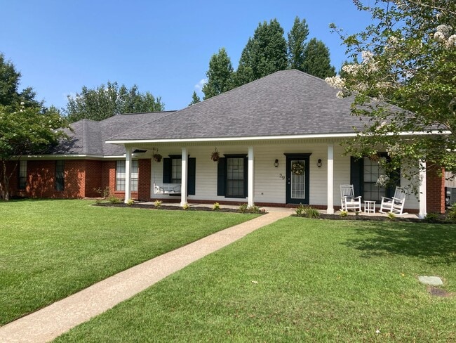 29 Scarlet Dr in Columbus, MS - Building Photo - Building Photo