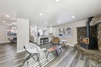 2543 Knox Ave in South Lake Tahoe, CA - Building Photo - Building Photo