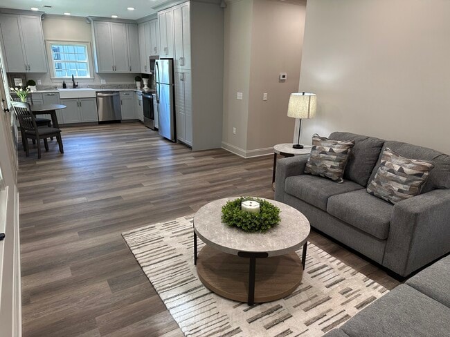 240 Sunset Cir, Unit #240