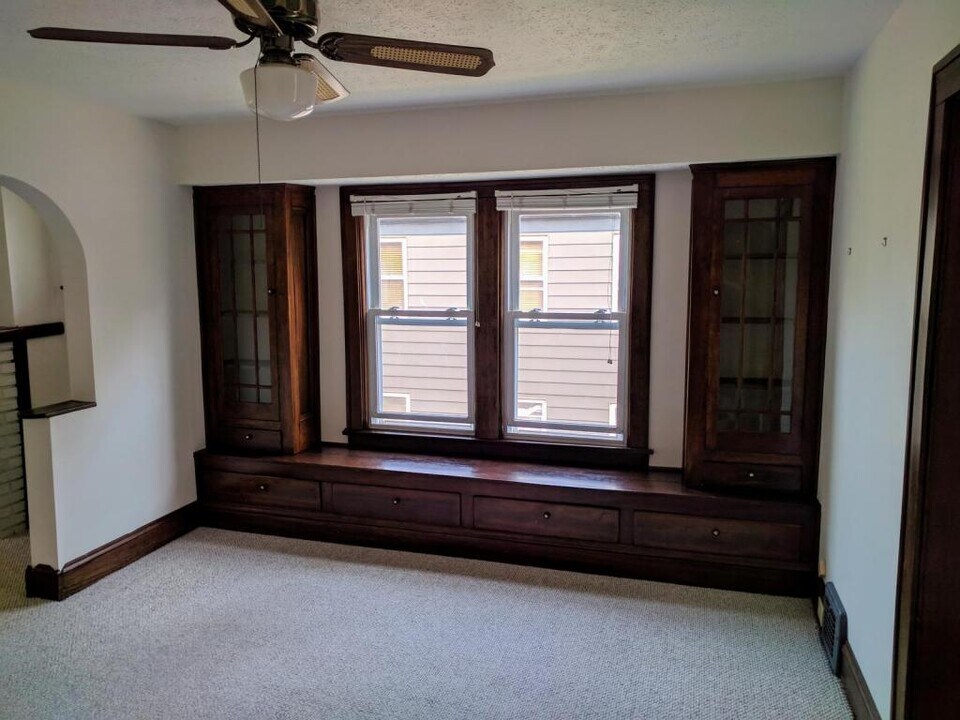 4707 Behrwald Ave in Cleveland, OH - Building Photo