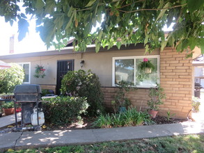 2915 Norcade Cir in Sacramento, CA - Building Photo - Building Photo