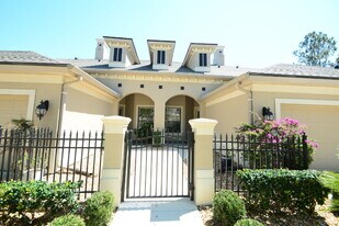 706 Cobblestone Dr in Ormond Beach, FL - Building Photo
