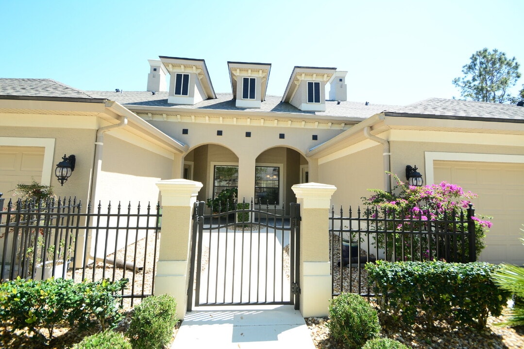 706 Cobblestone Dr in Ormond Beach, FL - Building Photo