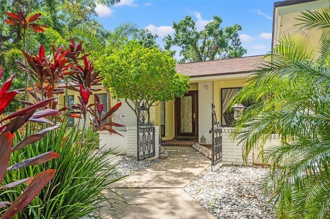 6204 Soaring Ave in Tampa, FL - Building Photo - Building Photo