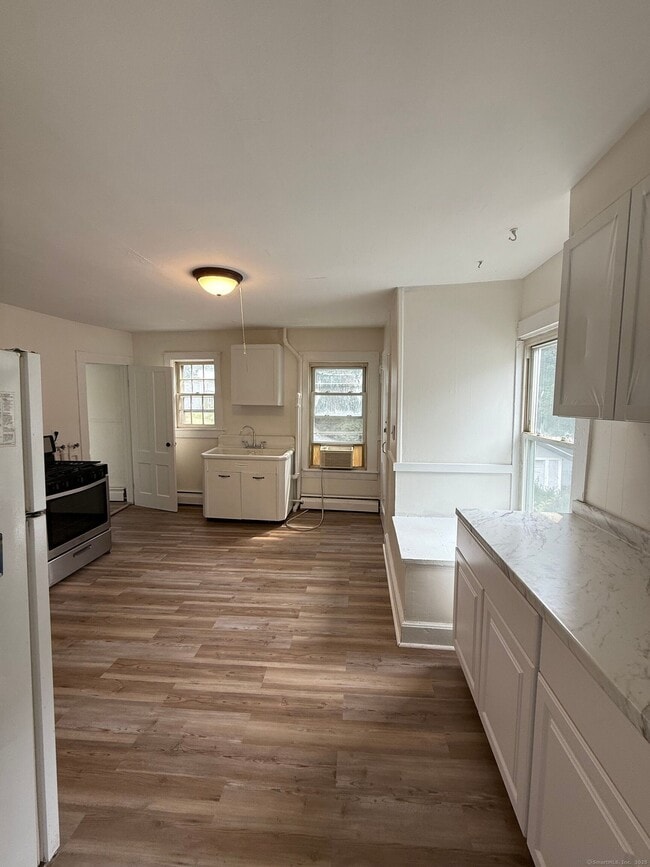 291 Spruce St in Manchester, CT - Building Photo - Building Photo