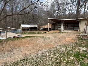 1674 N Double Springs Rd in Fayetteville, AR - Building Photo - Building Photo