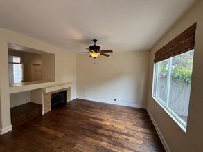 4548 Calle Argolla in Camarillo, CA - Building Photo - Building Photo