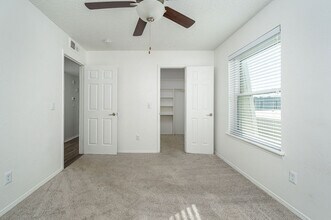 Hillcrest Green in Oklahoma City, OK - Building Photo - Building Photo