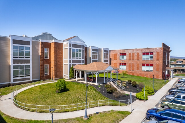 Lincoln Heights Apartments in Pittston, PA - Building Photo - Primary Photo