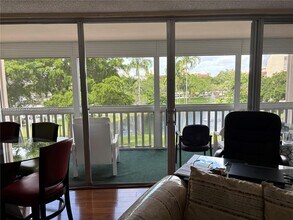 6901 Environ Blvd in Lauderhill, FL - Building Photo - Building Photo