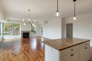 Edina Gateway in Edina, MN - Building Photo