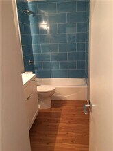 5306 Woodrow Ave-Unit -106 in Austin, TX - Foto de edificio - Building Photo