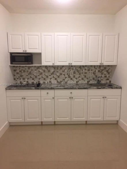 7251 SW 137th Ct, Unit 1 in Miami, FL - Building Photo
