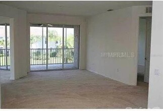 6952 Prosperity Cir in Sarasota, FL - Building Photo - Building Photo