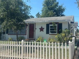 646 Wood St in Dunedin, FL - Building Photo