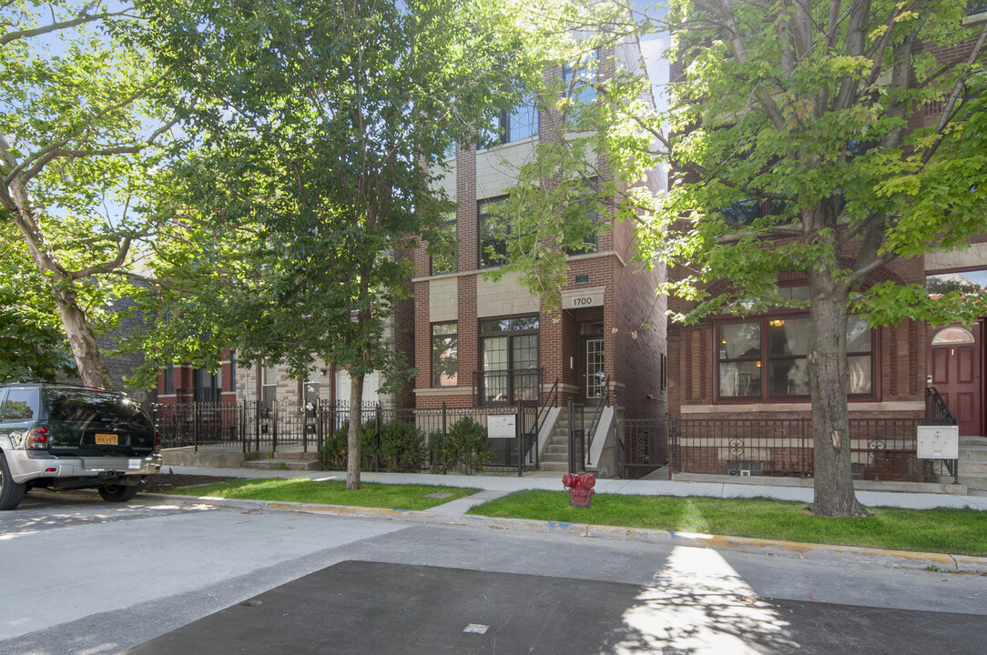 1700 S Morgan St in Chicago, IL - Building Photo