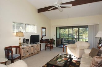 1526 Pelican Point Dr in Sarasota, FL - Foto de edificio - Building Photo